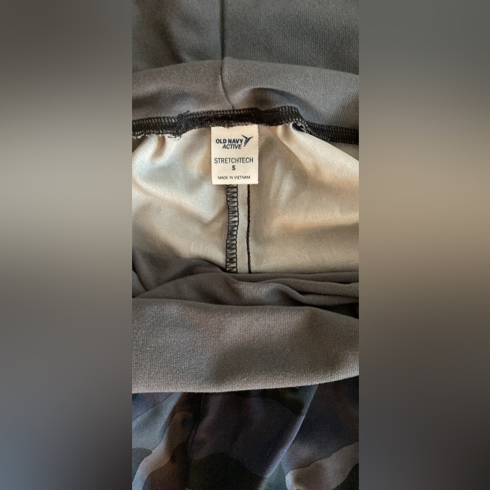 Old Navy Maternity Joggers Small - Picture 2 of 2
